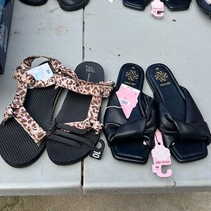 Women bundle sandals